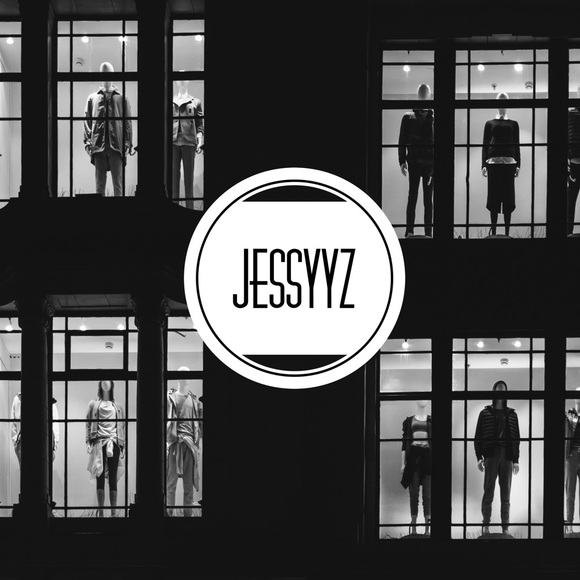 Meet your Posher, Jess - Picture 2 of 2